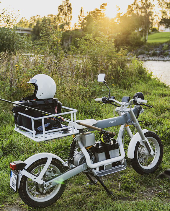 CAKE cargo motorcycle in the countryside